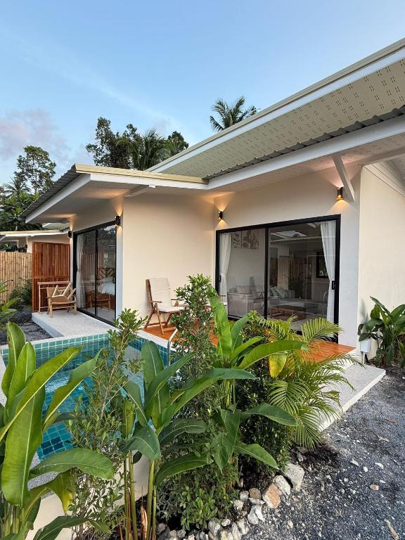 Srithanu Escape 2 – Koh Phangan